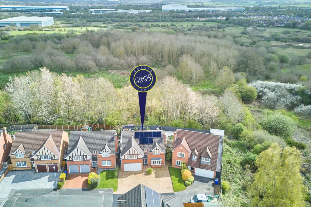 Property photo 2 of 45