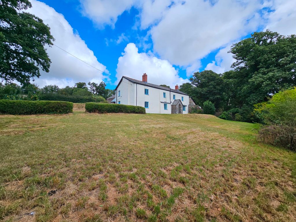Property photo 3 of 43