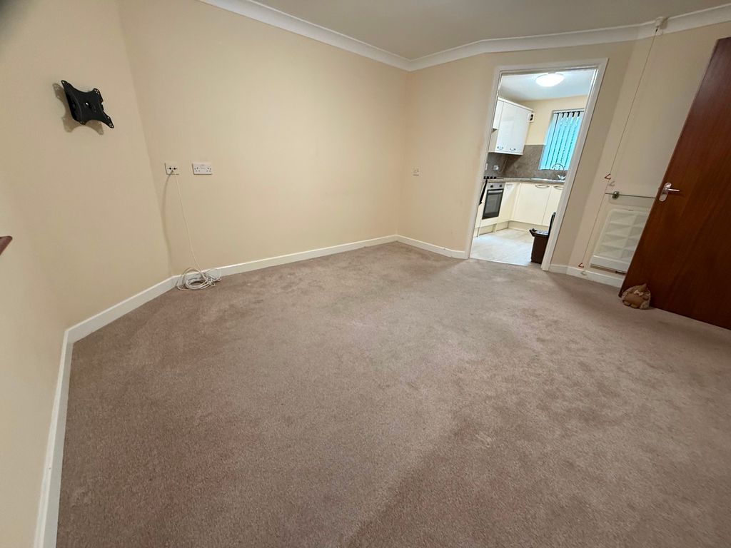 Property photo 3 of 8