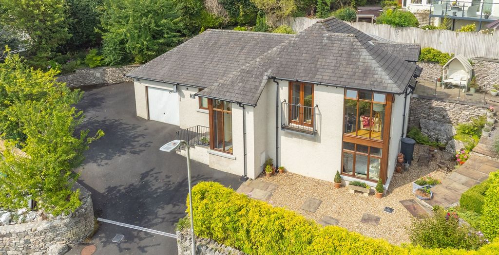 Property photo 1 of 29