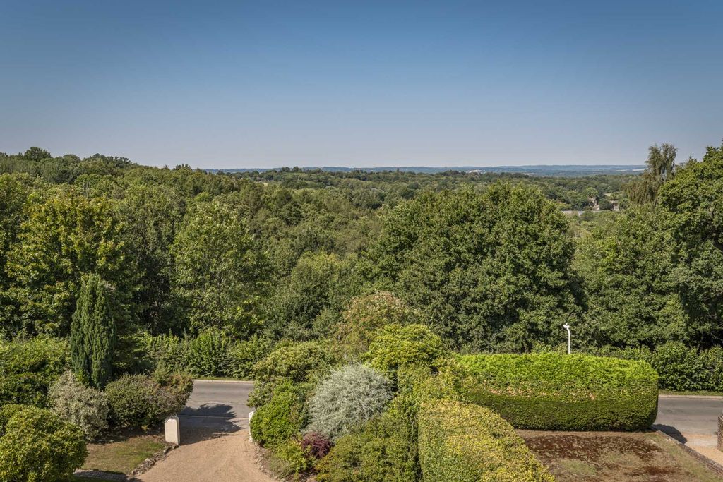 Property photo 2 of 22