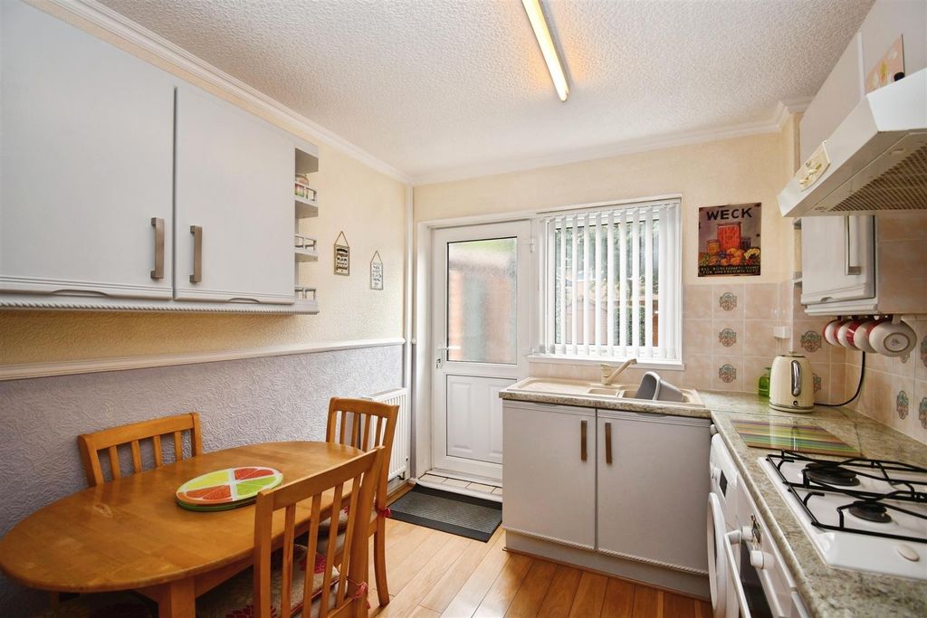 Property photo 3 of 14 9629Fcd3-132 20Saltash 20 20 2811 29.Jpg