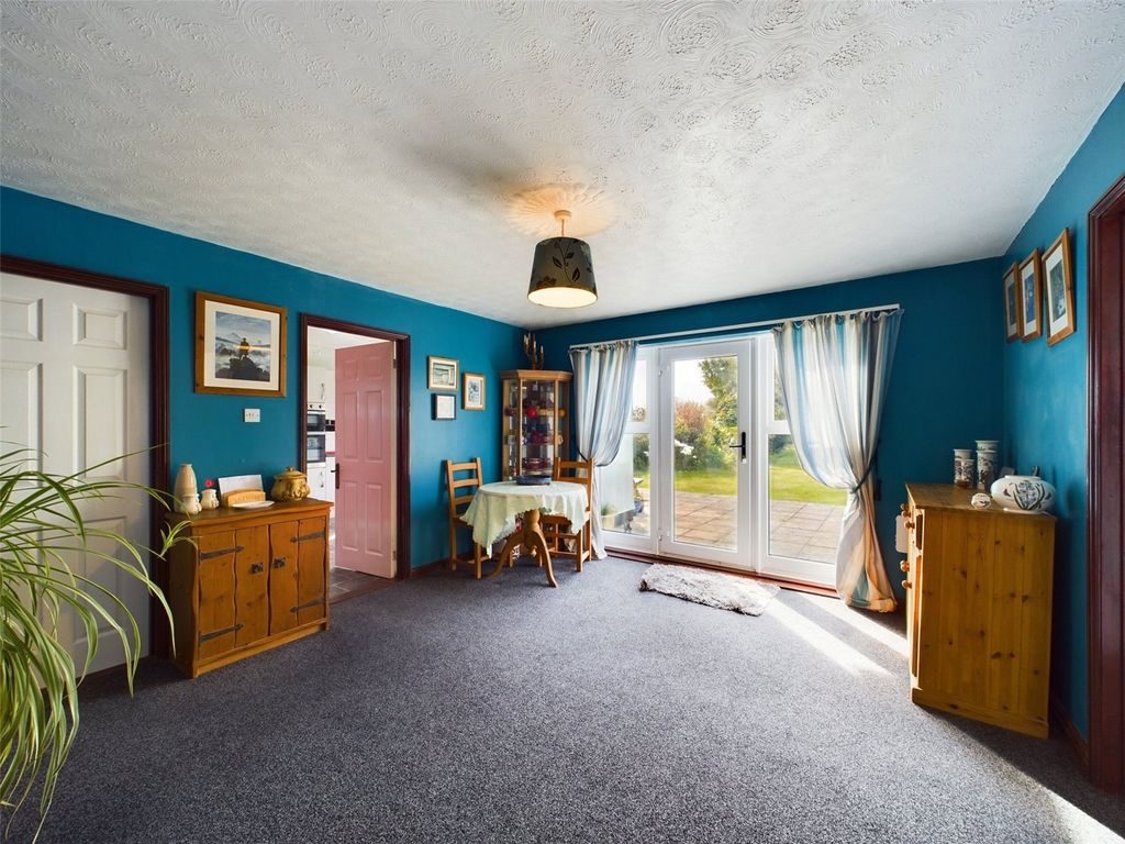 Property photo 3 of 21 Dining Room