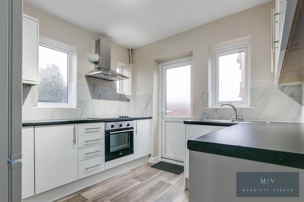 Property photo 2 of 12 Tithepit Shaw Lane 216 MV-7.Jpg