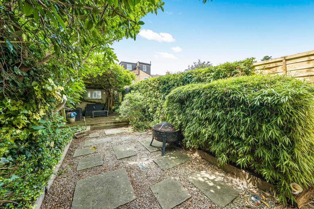 Property photo 2 of 9
