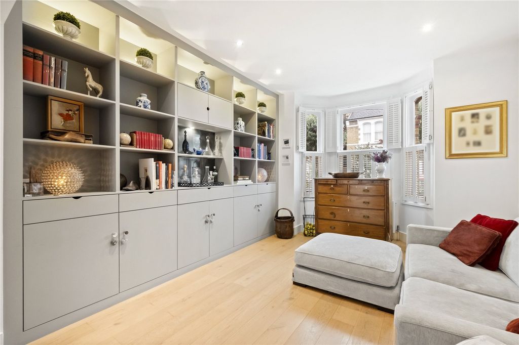 Property photo 2 of 16 Reception Room