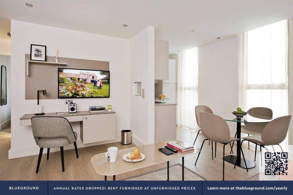 Property photo 3 of 13 Living Room