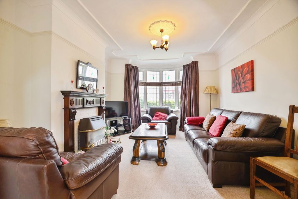 Property photo 3 of 20 Pbox-Img.Jpg