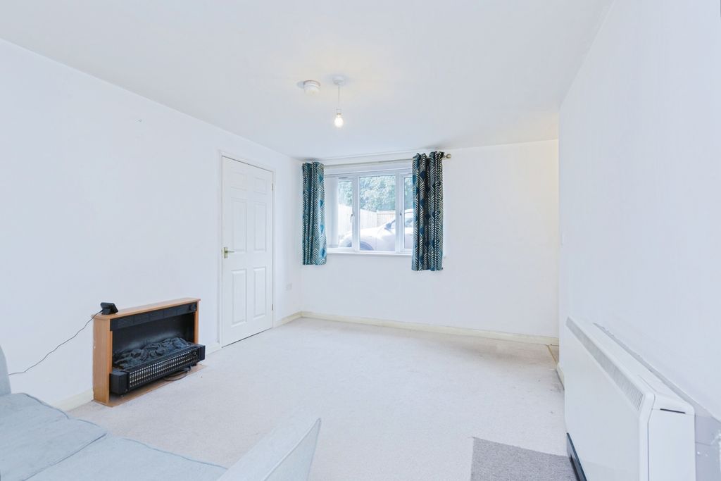 Property photo 2 of 6
