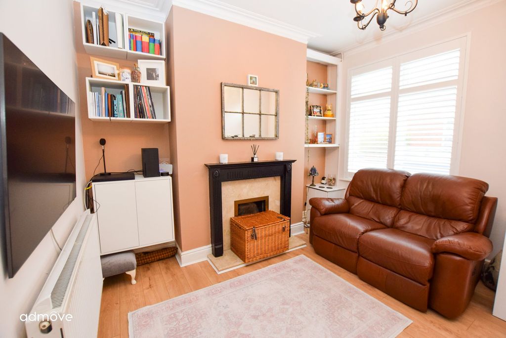 Property photo 2 of 23