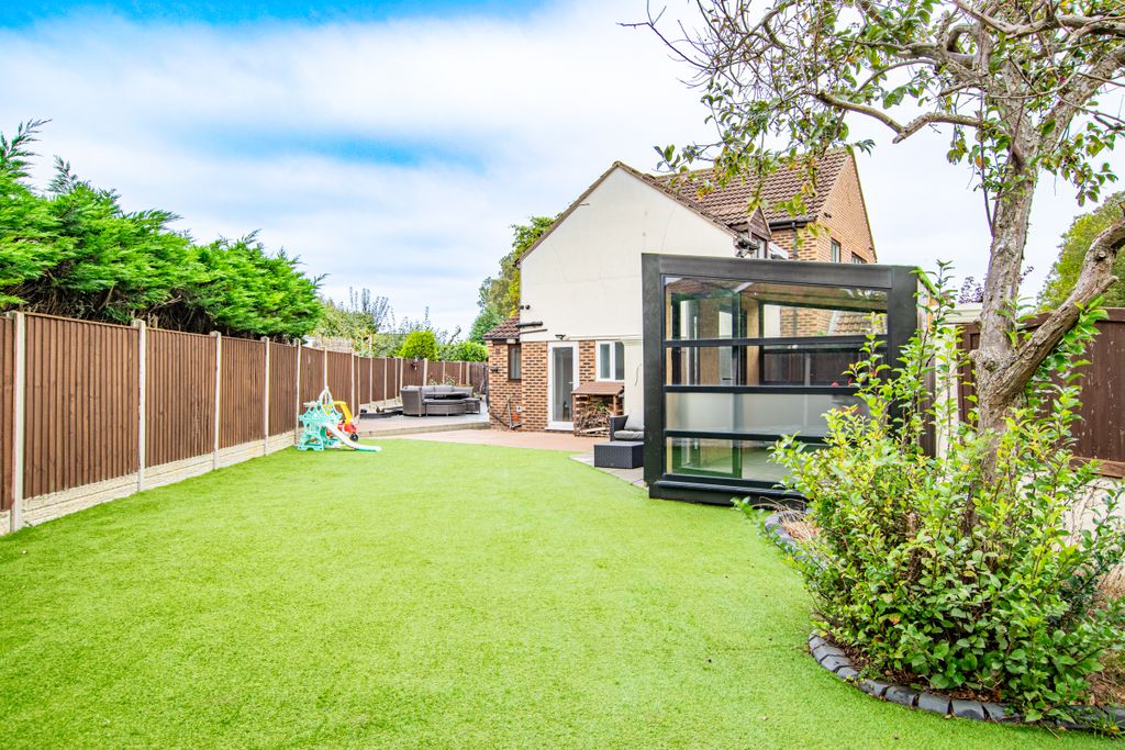 Property photo 1 of 36 Outside7