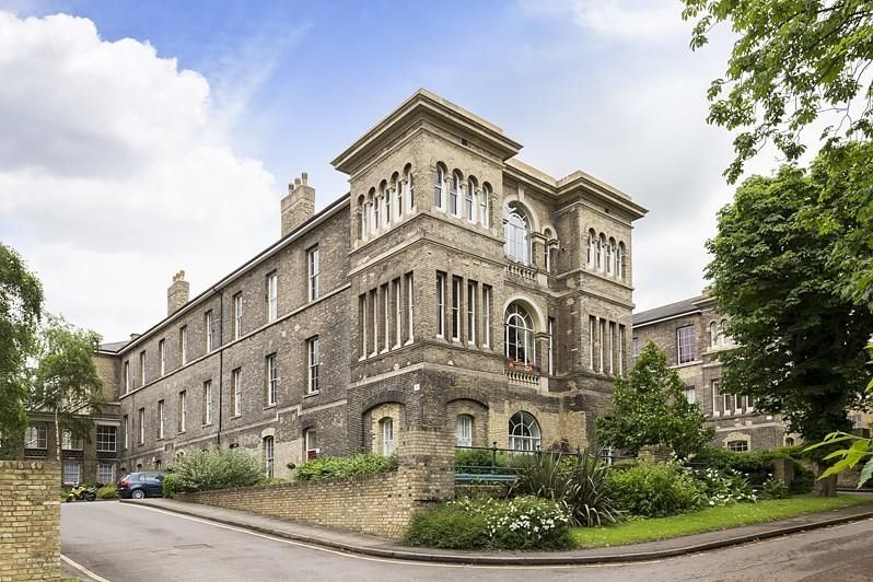 Property photo 1 of 17 External