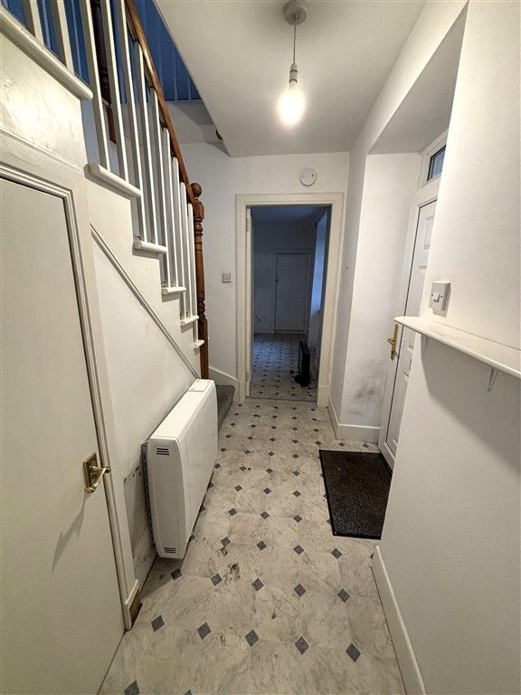 Property photo 2 of 32