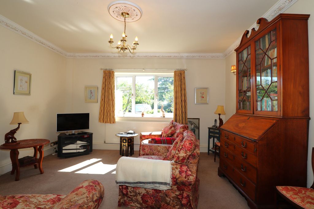 Property photo 2 of 17