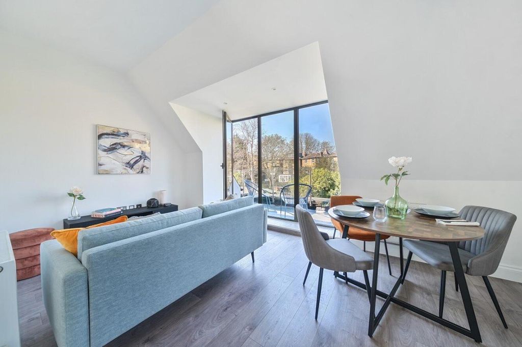 Property photo 1 of 8 Picture No. 18