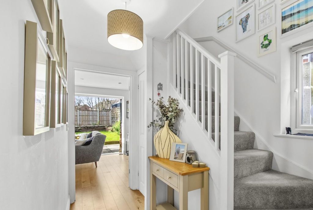 Property photo 2 of 15 Entrance Hall