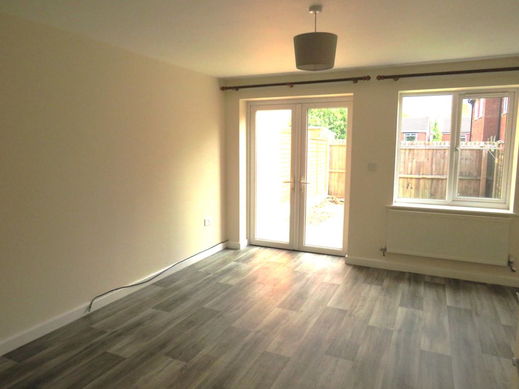 Property photo 2 of 11 Living Room