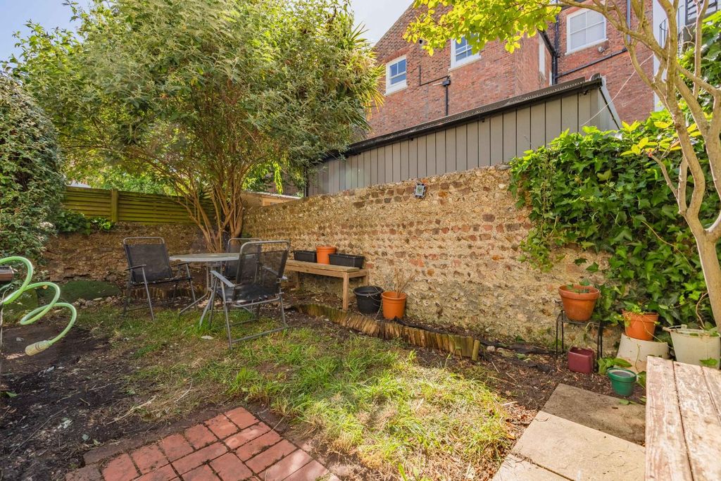 Property photo 2 of 16 Hova-5.Jpg