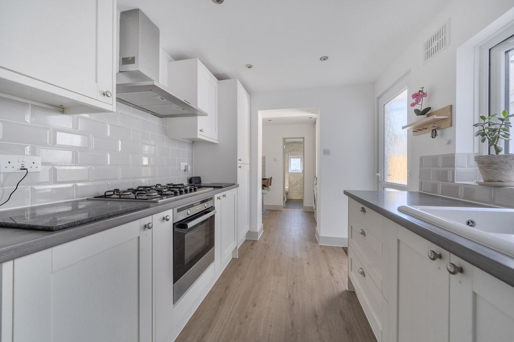 Property photo 2 of 18 1471310-4-6A28134...