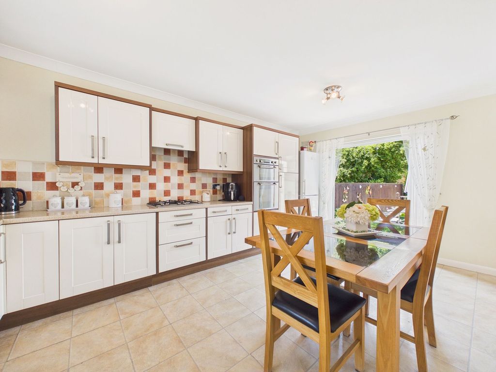 Property photo 2 of 14 Dining Kitchen