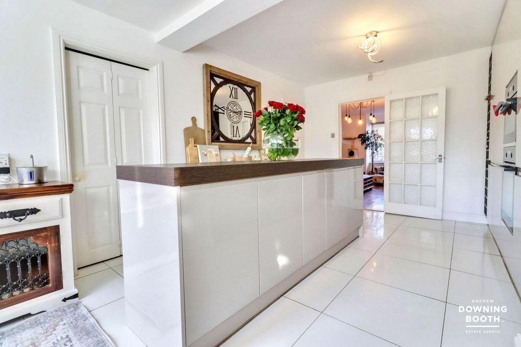 Property photo 2 of 29