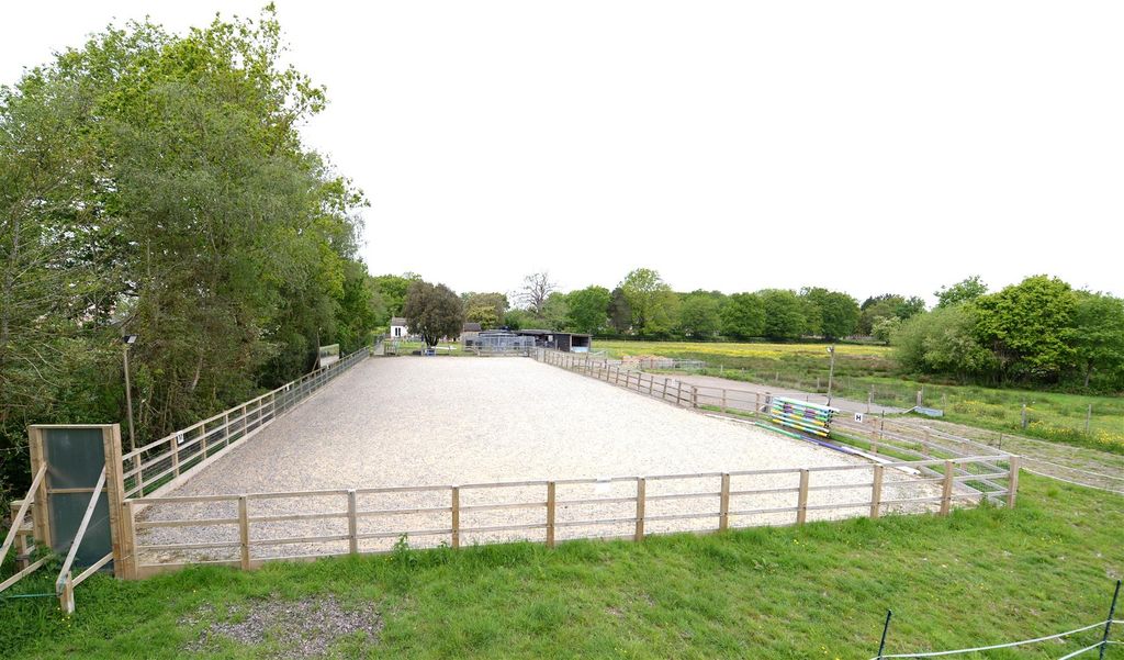Property photo 2 of 26 Arena 20m x 55m