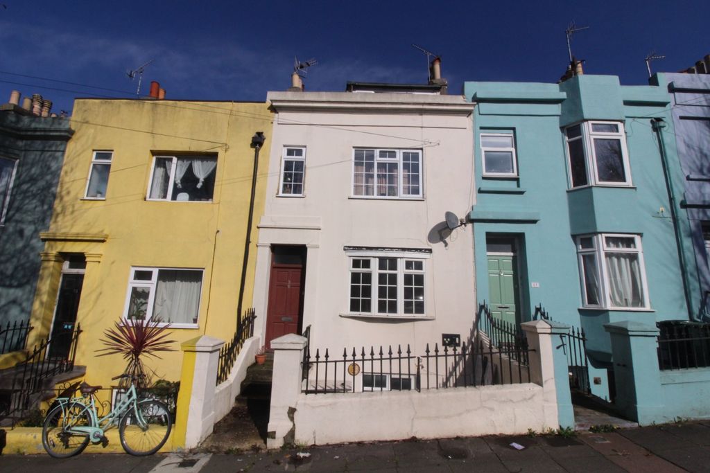 Property photo 1 of 8