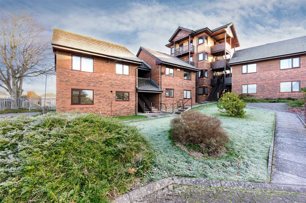 Property photo 1 of 8 External