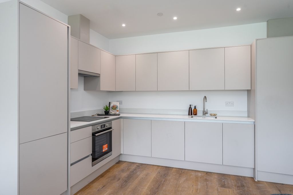 Property photo 3 of 8 6_30_Thecauseway_...