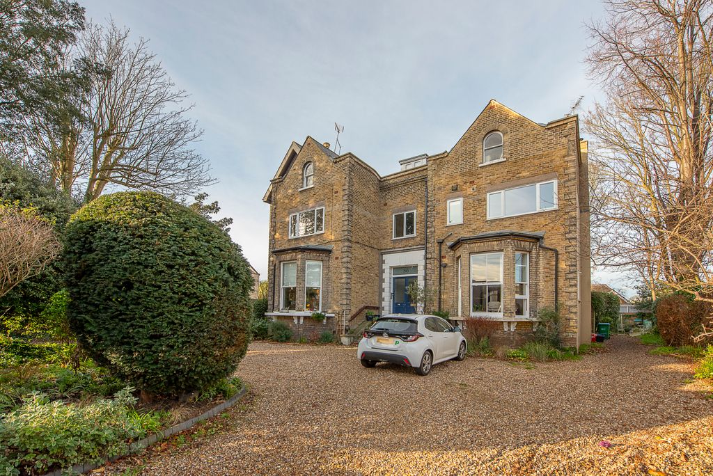 Property photo 1 of 10