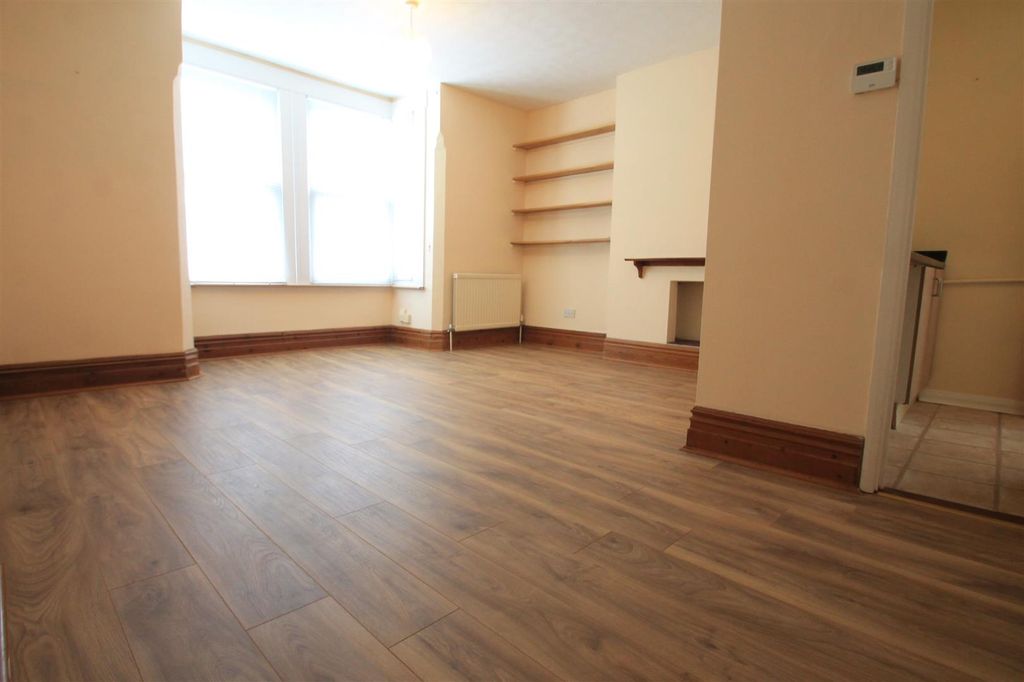 Property photo 2 of 8 Img_9928.Jpg