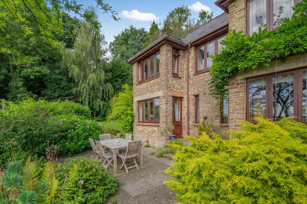 Property photo 3 of 24