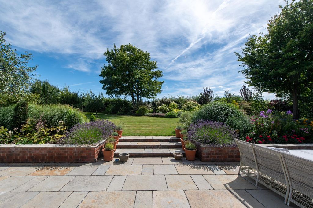 Property photo 3 of 40 Image