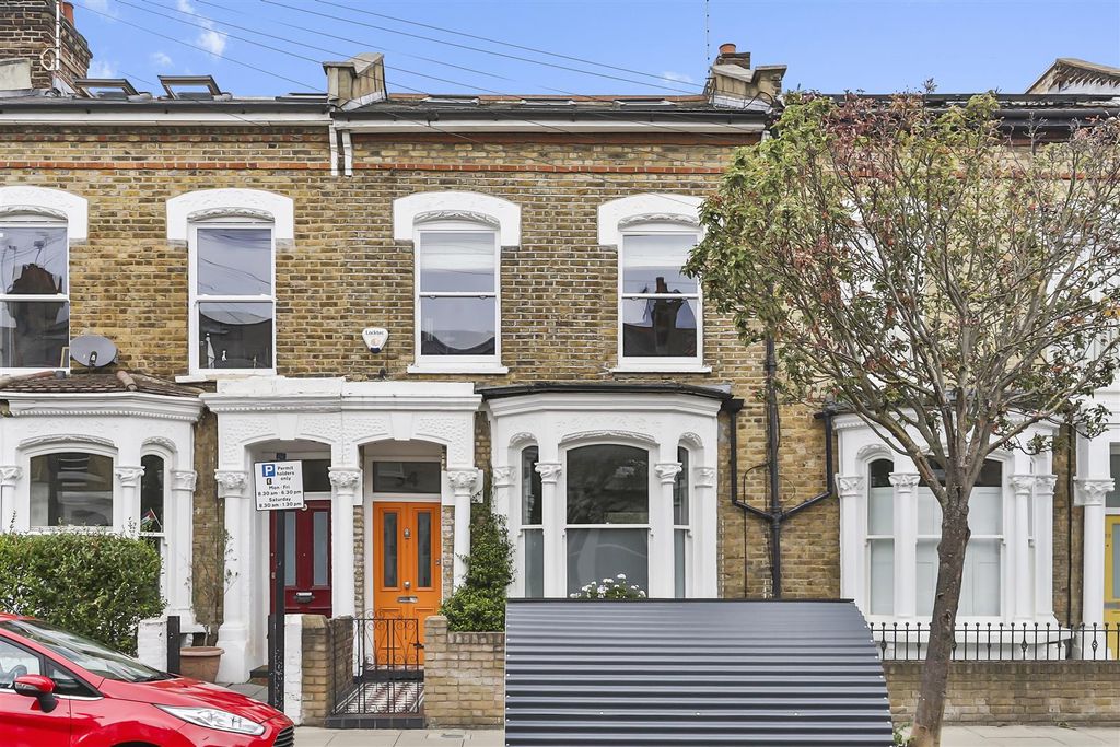 Property photo 1 of 15 Kynaston Road, N16