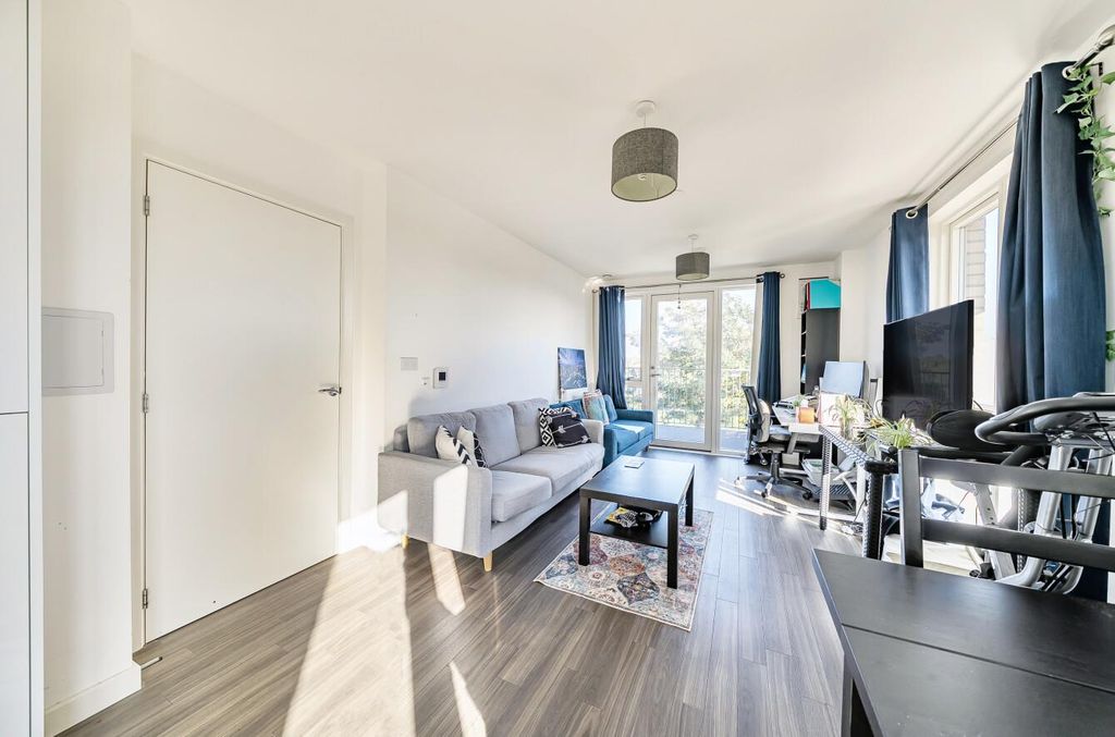 Property photo 3 of 12 1354960-9-68cd7B34Db4A9.Jpg