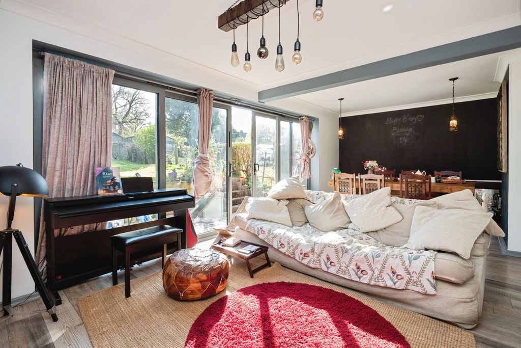 Property photo 2 of 17