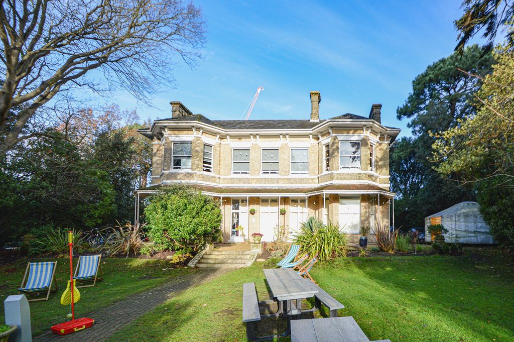 Property photo 1 of 7 Image 1