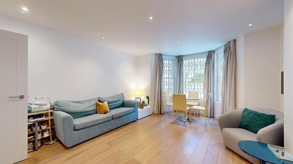 Property photo 2 of 14 Lgf2Pg.Reception.Jpg