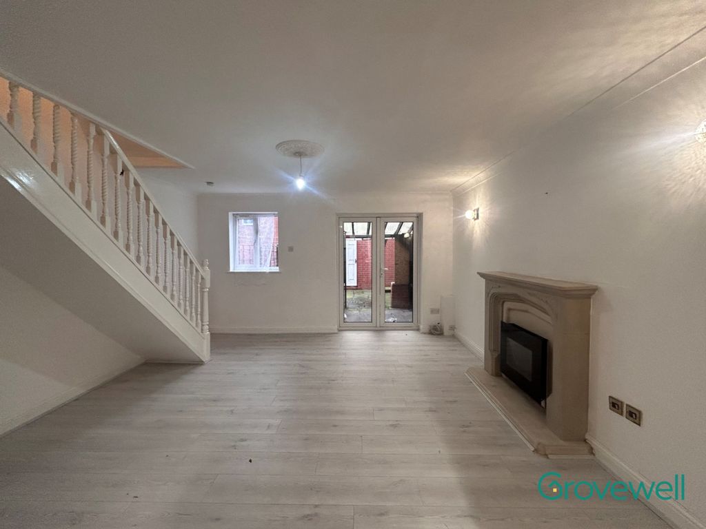 Property photo 3 of 23