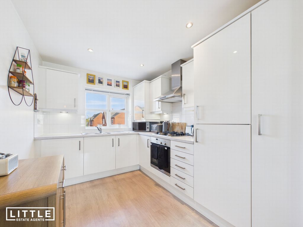 Property photo 3 of 29 Photo 12