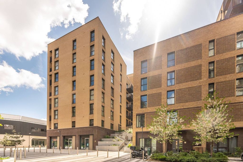 Property photo 1 of 8