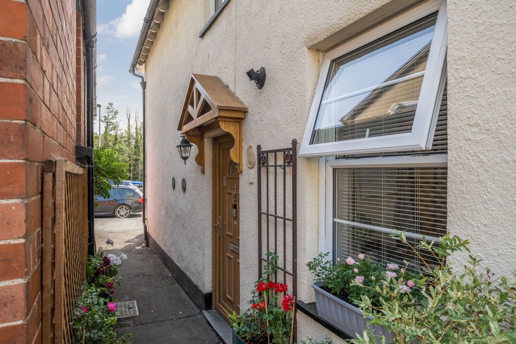 Property photo 3 of 21 1496297-1-19F8Fe734953E