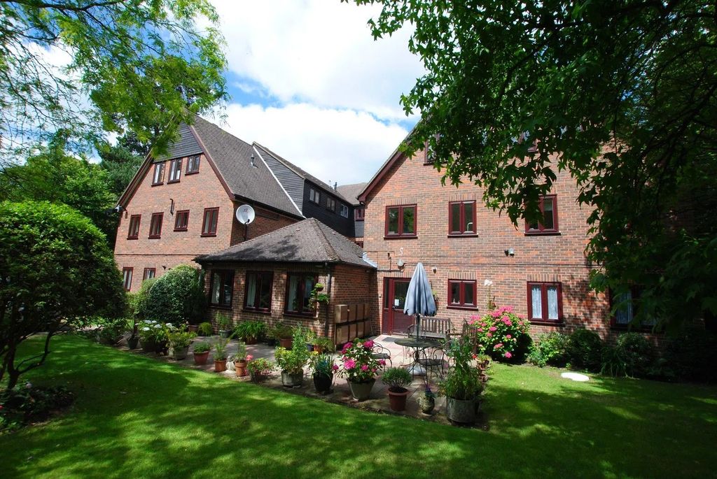 Property photo 1 of 12