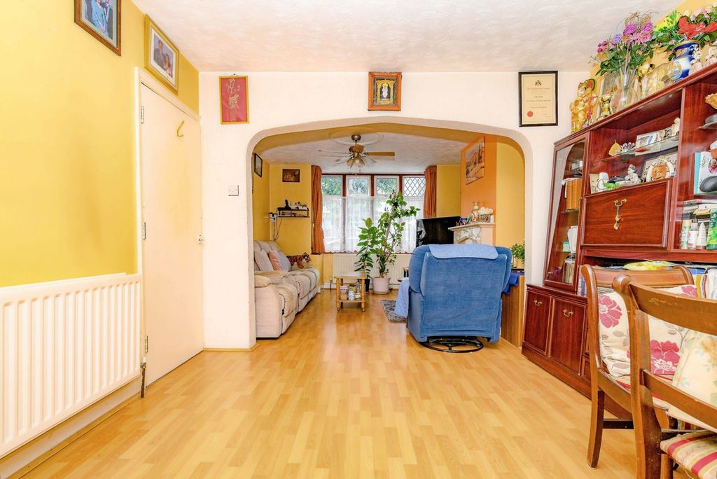 Property photo 3 of 17 Photo