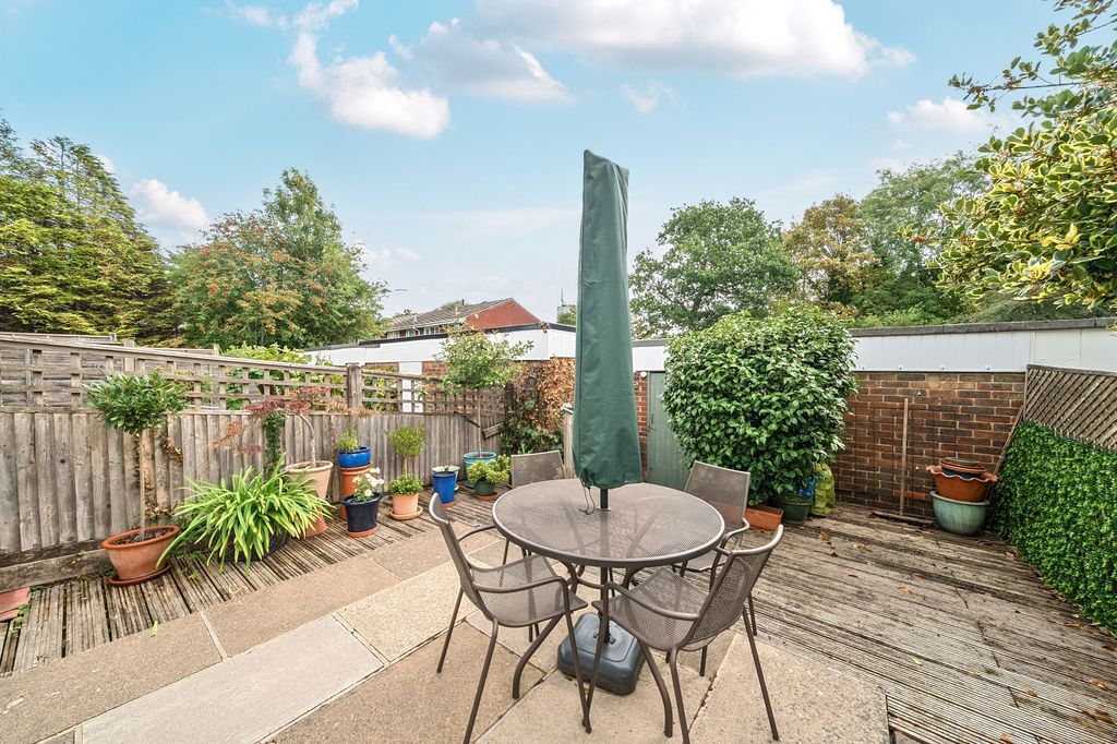Property photo 3 of 18 Garden