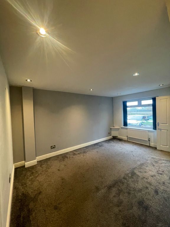 Property photo 3 of 12 Bedroom 3