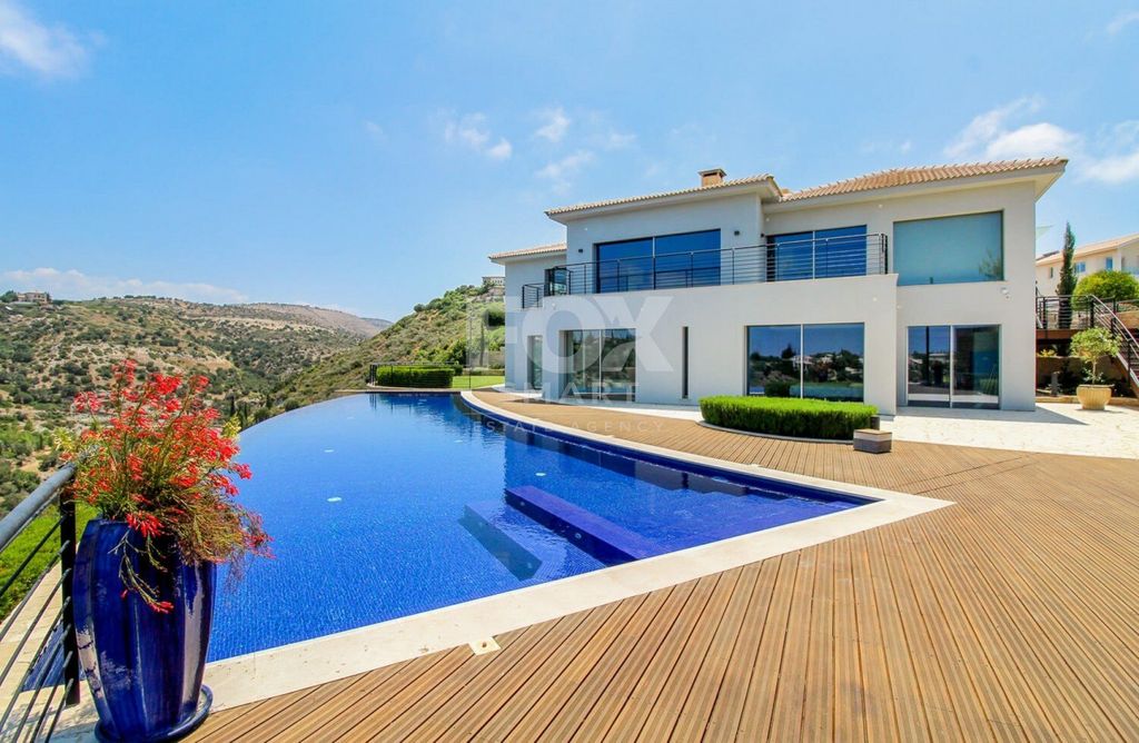 Property photo 1 of 19 Elite Four Bedroom Villa On A Huge Plot With Infinity Pool A