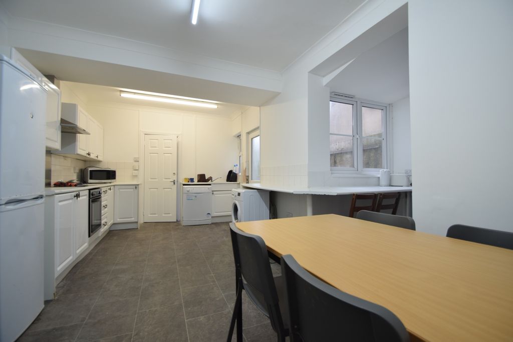 Property photo 2 of 10 Photo 2