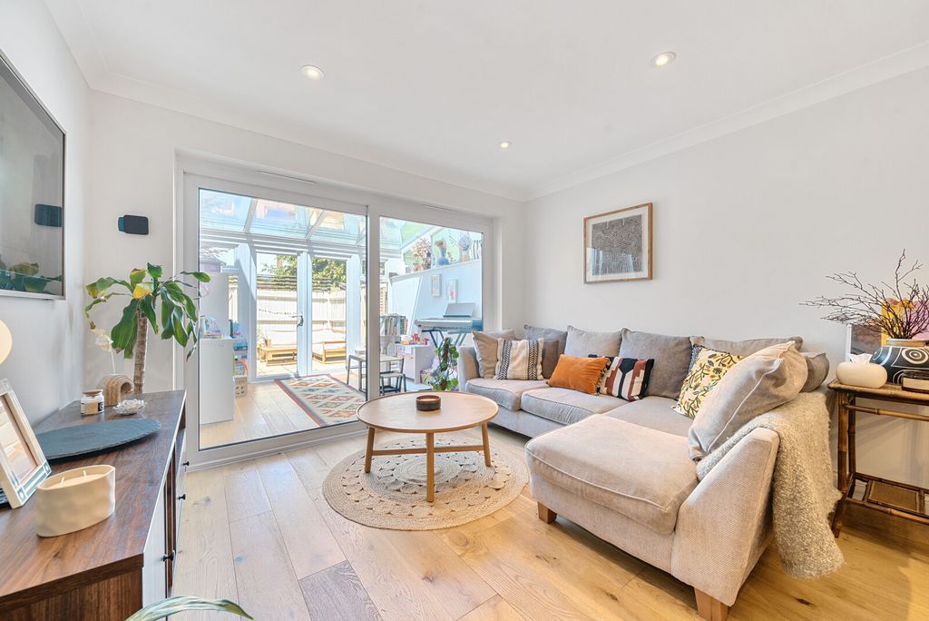 Property photo 1 of 13 1305317-14-68540d...
