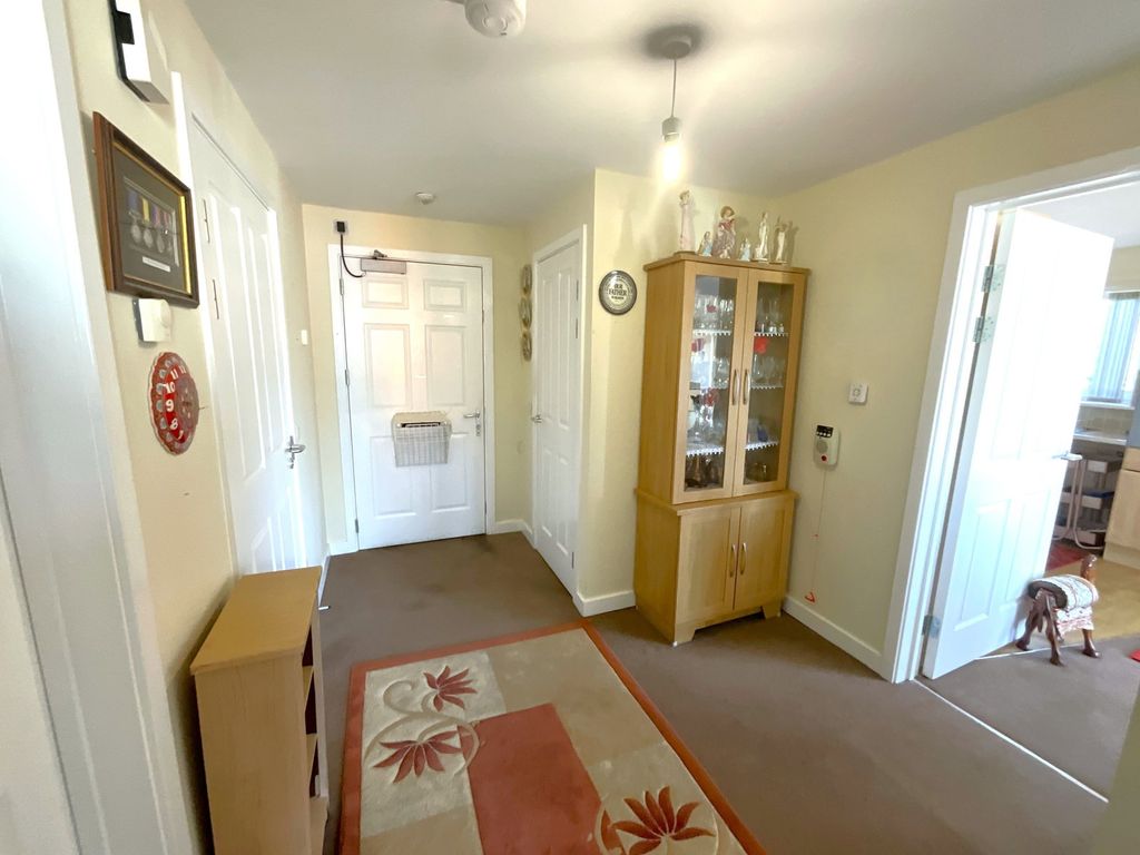 Property photo 3 of 8